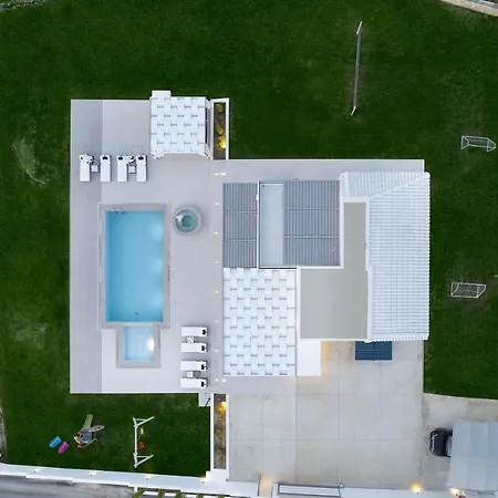 Alma Villa, 2000m2 Luxury Living, By Thinkvilla Villa