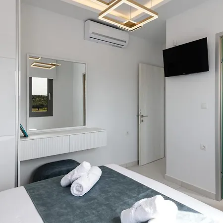 Alma Villa, 2000m2 Luxury Living, By Thinkvilla Angeliana (Crete)
